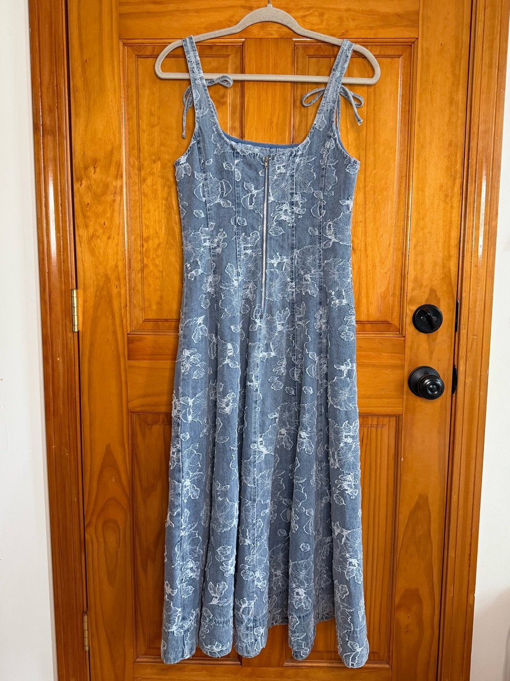 En Saison Blue Floral Midi Dress with White Lace Print - Picture 5 of 11